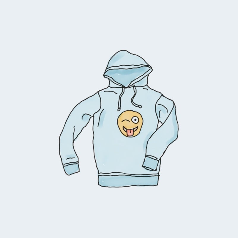 Felpa con cappuccio azzurra con toppa raffigurante un'emoji che fa l'occhiolino